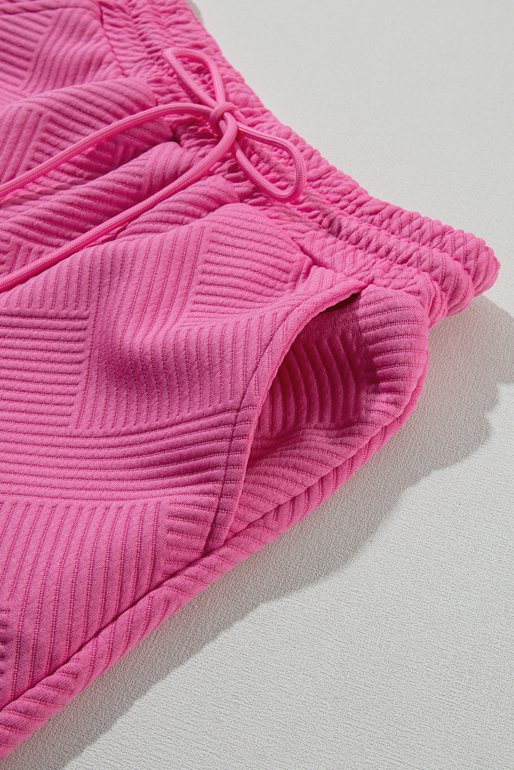 2pcs Textured Drawstring Shorts Set